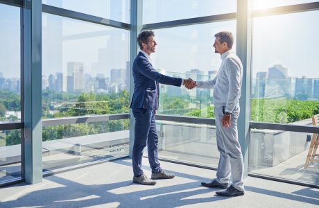 Como a Alumiconte ajuda você a vender mais: apoio técnico, catálogo e novidades